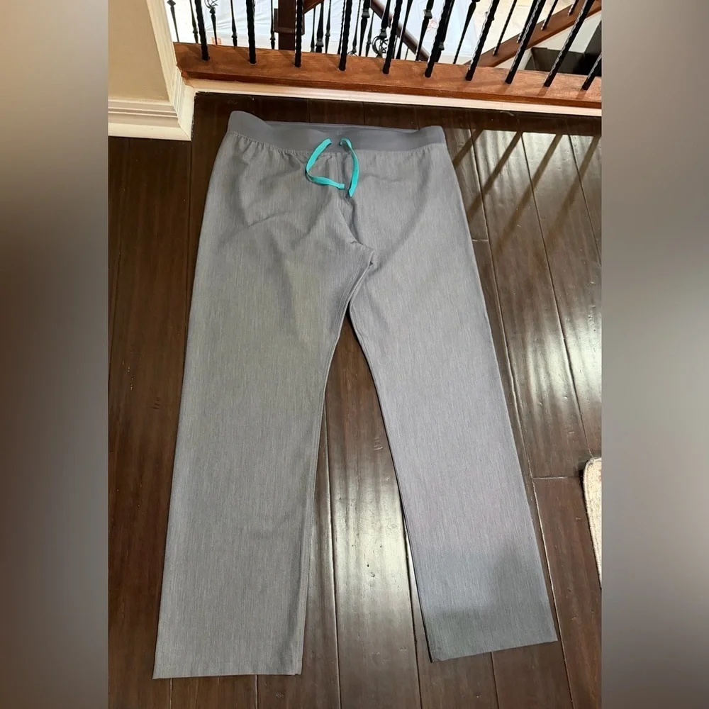 Figs relaxed fit